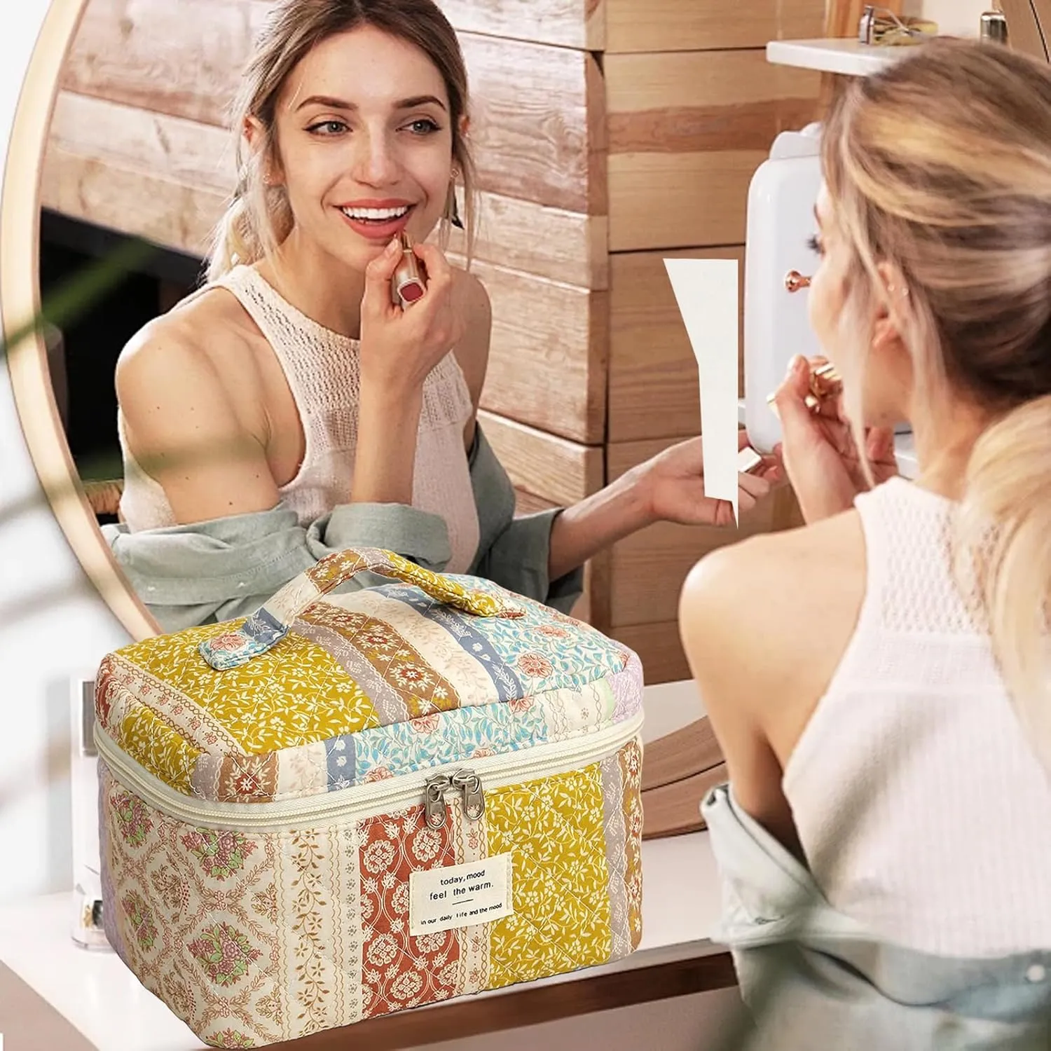 Quilted Makeup Bag Large Capacity Cute Cosmetic Bags for Women Floral Coquette Aesthetic Patchwork Travel Toiletry Make Up Organizer Bag
